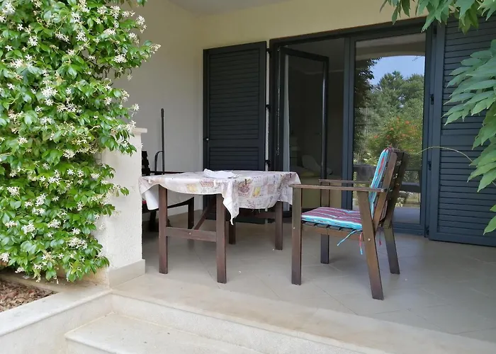 Apartments And Rooms Mofardin